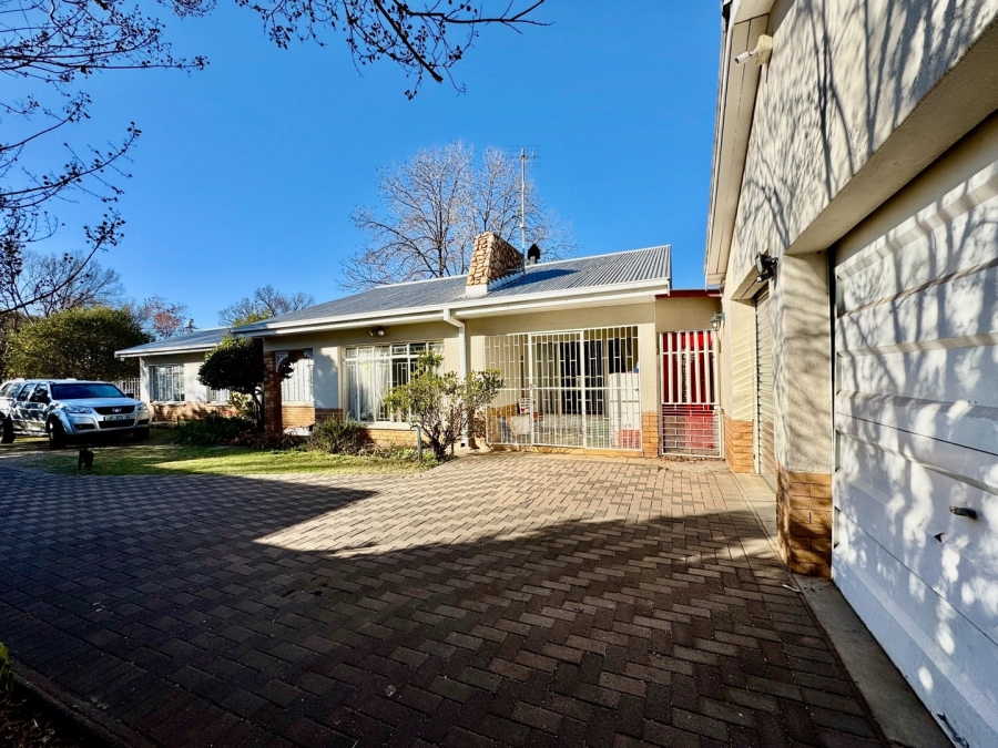 5 Bedroom Property for Sale in Potchefstroom North West